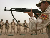مقاتلون أكراد عراقيون يتدربون على تفكيك القنابل غير المنفجرة فى تشيكيا