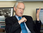 سفير أمريكى سابق بإسرائيل يتوقع دخول واشنطن فى حرب ضد إيران عام2013