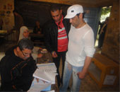 المطرب سعد الصغير يدلى بصوته فى شبرا 