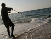 إسرائيل توسع المنطقة المسموح فيها بصيد الأسماك فى غزة