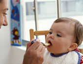انتبهى.. عادات طفلك الغذائية تتكون فى الأربع سنوات الأولى من عمره