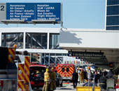 إصابة 8 فى اصطدام طائرة بشاحنة داخل مطار لوس أنجلوس