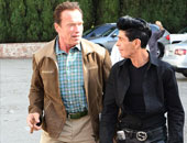 بالصور.. أرنولد شوارزنجر يقود سيارته الجيب فى بيفرلى هيلز 