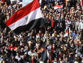 قصيدة"مين اللى طالع يحضن الميادين" لـ "مصطفى الجارحى"