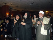 زلزال فتاوى تهنئة الأقباط.. الهيئة الشرعية تحرمها.. ومحمد حسان لم يوقع على الفتوى.. ومفتى الإخوان: تهنئتهم بر وإقساط.. وكيف يتصور أن تسمح شريعتنا بزواج المسيحية وتحرم تهنئة الأقباط؟