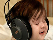 10% من الأطفال الأقل من عامين ينامون على أنغام الموسيقى