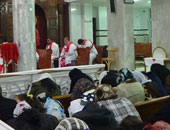 بدء صلاة قداس عيد الميلاد المجيد بكنائس دمياط 