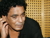منير مع جمهوره يومياً ويعد لمفاجأته فى «الفاجومى»