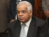 محافظ القاهرة لرئيس حى روض الفرج بعد استعادة أراض من بلطجية: "100 100 برافو عليك"