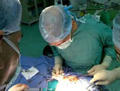 طاقم طبى يجرى عملية زرع وجه للمرة الخامسة بتركيا