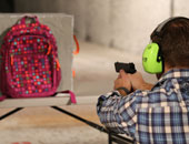 حقيبة مدرسية أمريكية مضادة للرصاص بعد مقتل 20 تلميذا فى الابتدائى