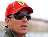 عمرو ماكجيفر يشارك فى كتاب عن "سواقة البنات"