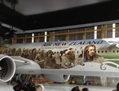 الكشف عن تمثالين عملاقين لنسرين فى مطار نيوزيلندا للترويج لفيلم هوبيت