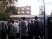نائب يهاجم أطباء المطرية: "قافلين المستشفى وبينفذوا أجندات ومعندهمش إخلاص"