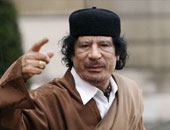 التليفزيون الليبى: "القذافى" يلعب الشطرنج فى طرابلس.. ومنظمات تسعى للانتهاء من إعداد ملف انتهاكات "العقيد" لتسريع محاكمته 