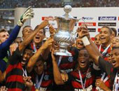 رونالدينيو يتوج بأول ألقابه مع فلامينجو