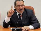وزير الطيران: المراقبون الجويون يعلقون إضرابهم 