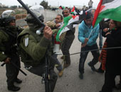 قوات إسرائيلية تعتقل 11 فلسطينيا فى أنحاء الضفة الغربية