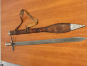 ضبط سيف "أثرى" بحوزة راكبة نرويجية بمطار القاهرة