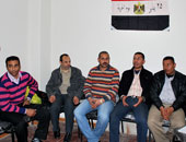 أسرة مسلمة تؤوى أسر العامرية القبطية المُهجرة.."حسن فرج": "أبسخيرون" وأولاده يعيشون معنا وطردهم وما تعرضوا له جريمة..ونرفض خروج الأقباط من المنطقة. ."سليمان أبسخيرون": أُجْبرنا على التوقيع بجلسة الصلح