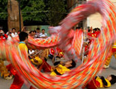 الصينيون يحتفلون بعيد الفوانيس ونهاية مهرجان الربيع التقليدى