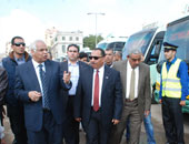 وصول وزير النقل إلى ميناء الإسكندرية لمتابعة عملية انتشال السفن الغارقة