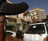 النفط الليبى يتدفق رغم الصراع للسيطرة على قطاع الطاقة