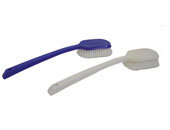 للتخلص من الخلايا الميتة.. استخدم فرشاتك بطريقة صحيحة