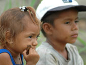 اليونيسف توصى بمساعدة الأطفال وتؤكد.. الأكثر فقرا يواجهون مخاطر الموت