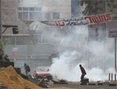 أمن الزقازيق يطلق الغاز المسيل لمواجهة شغب الإخوان بميدان القومية