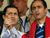 بدء محاكمة جمال وعلاء مبارك وآخرين بقضية "التلاعب بالبورصة"