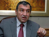 عصام شرف يشعل ثورة الفول والطعمية فى مصر!