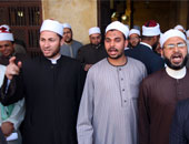 بالصور.. دعاة الأزهر ينظمون وقفة احتجاجية لمنع التطاول على رموزهم.. صلاح نصار: لو أتيحت لى فرصة السفر للقدس لن أتردد.. ويؤكد: سنقف ضد الفصائل المتطاولة على الأزهر.. وخلاف بين الأئمة حول زيارة المفتى