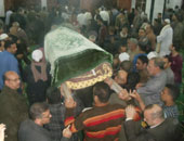 تشييع جنازة شهيد كفر الشيخ وسط الآلاف من أهالى منشية عباس