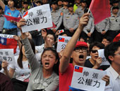 الشرطة التايوانية تعتقل طلابا اقتحموا مقر وزارة التعليم