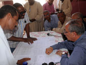 محافظ أسوان يقرر تشغيل عبّارة نيلية وتشكيل لجنة لمكافحة سوس النخيل