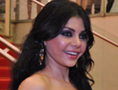 هيفاء وهبى تسافر إلى باريس للاستجمام