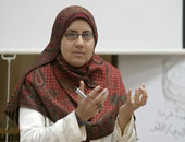 التعارف عبر الفيس بوك يؤدى لصدمات عاطفية