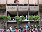 أمين شرطة يقفز من الطابق السابع بمحكمة الجيزة بعد قرار حبسه بقضية مخدرات