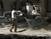 أهالى قرية الحى بـحلوان يشتكون تهالك شبكة الصرف الصحى 