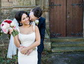 عريس بريطانى يقدم هدية الزفاف لخطيبته عملية تكبير ثدى