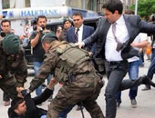 مسؤول تركى: ركل مستشار "أردوغان" لأحد المواطنين "كارثى"