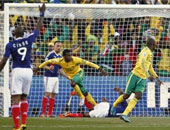 العالم كله "شمتان" فى فرنسا