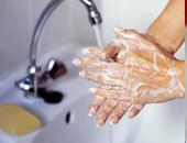 دراسة: مطهرات اليد تحمى الطفل من التعرض للأمراض بنسبة 23%