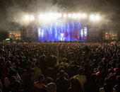 الموسيقار الإنجليزى روجر ووترز يسحر مشاهديه بعرض متميز