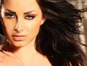 سارة فرح تطلق "بعز الضهر"