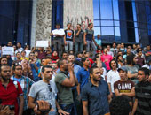 وقفة لصحفيين على سلالم النقابة لإحياء ذكرى استشهاد تامر عبد الرؤوف