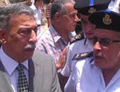 مدير أمن القاهرة يغادر التحرير والمواطنون يواصلون التظاهر ضد الإرهاب