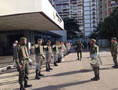 الجيش البرازيلى ينفذ حملة ضد عصابات الجريمة فى أحياء الصفيح بريو