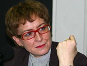 خليدة تومى تكرم عدة شخصيات متميزة فى الكتاب والنشر بمعرض الجزائر